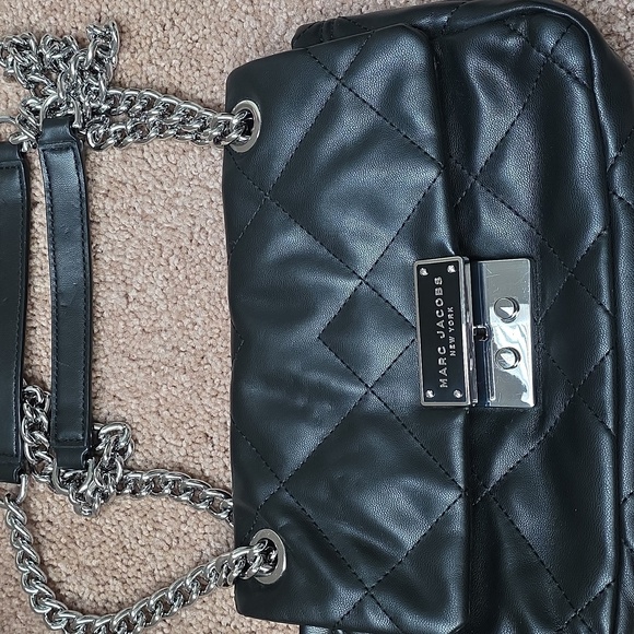 Marc Jacobs Black Quilted Shoulder Bag with Silver Chain - Picture 3 of 8